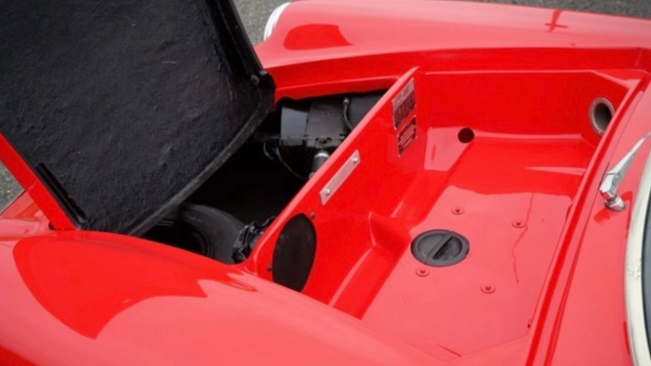 Voiture Lotus Europa Special TC de 1974, vue latérale montrant le design classique et les détails de la carrosserie.