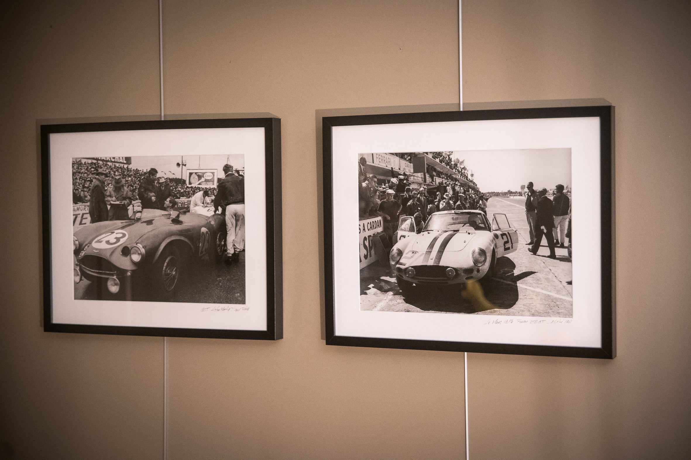 Photo originale Ferrari 250 GT au stand lors des 24H du Mans 1962, image historique de Washington Photos.