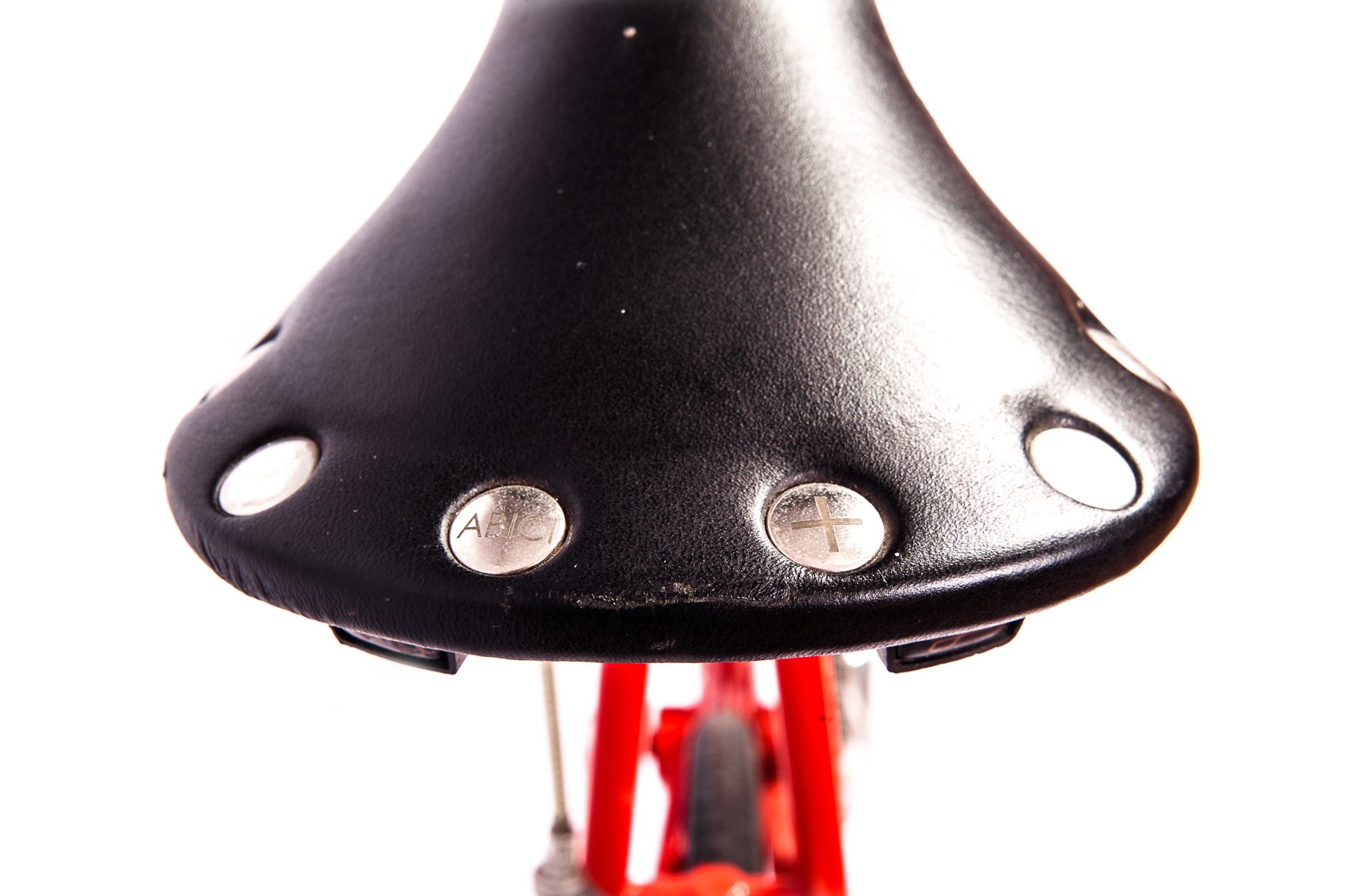 Vélo fixie Abici, design élégant, cadre en métal, roue avant et arrière, guidon noir, parfait pour la ville.