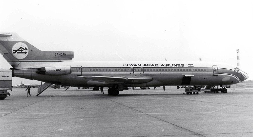 Ensemble de 2 boîtes noires d'un Boeing 727 de Libyan Arab Airlines, période 1970