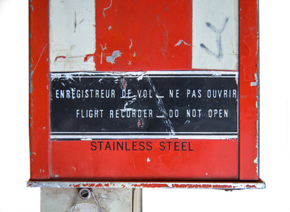 Ensemble de 2 boîtes noires d'un Boeing 727 de Libyan Arab Airlines, période 1970