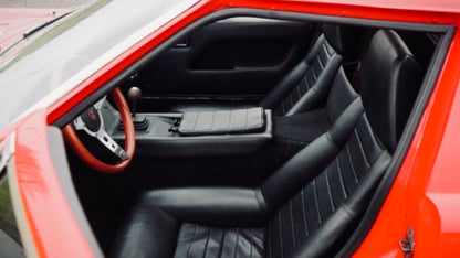 Voiture Lotus Europa Special TC de 1974, Classic-Gallery, vue de l'avant avec design vintage et détails du modèle classique.