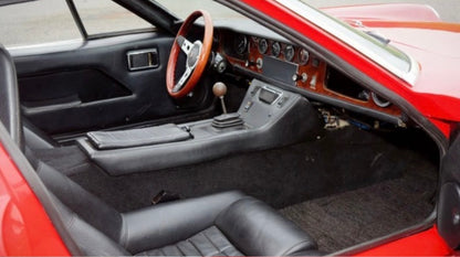 Voiture Lotus Europa Special TC de 1974, vue de face, avec design classique et détails authentiques, image de Classic-Gallery.