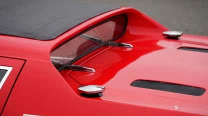 Voiture Lotus Europa Special TC 1974 rouge, vue de face, avec design classique et détails du modèle de collection Classic-Gallery.
