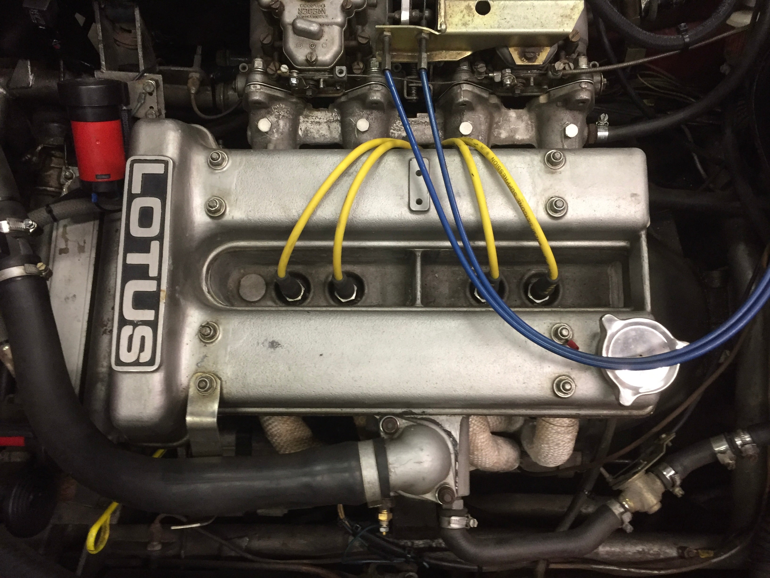 Voiture TVR Vixen S2 de 1969, classique, avec carrosserie élégante et détails vintage, vue de profil.