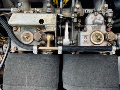 Voiture de collection TVR Vixen S2 de 1969, Classic-Gallery, vue de profil avec moteur et intérieur visibles