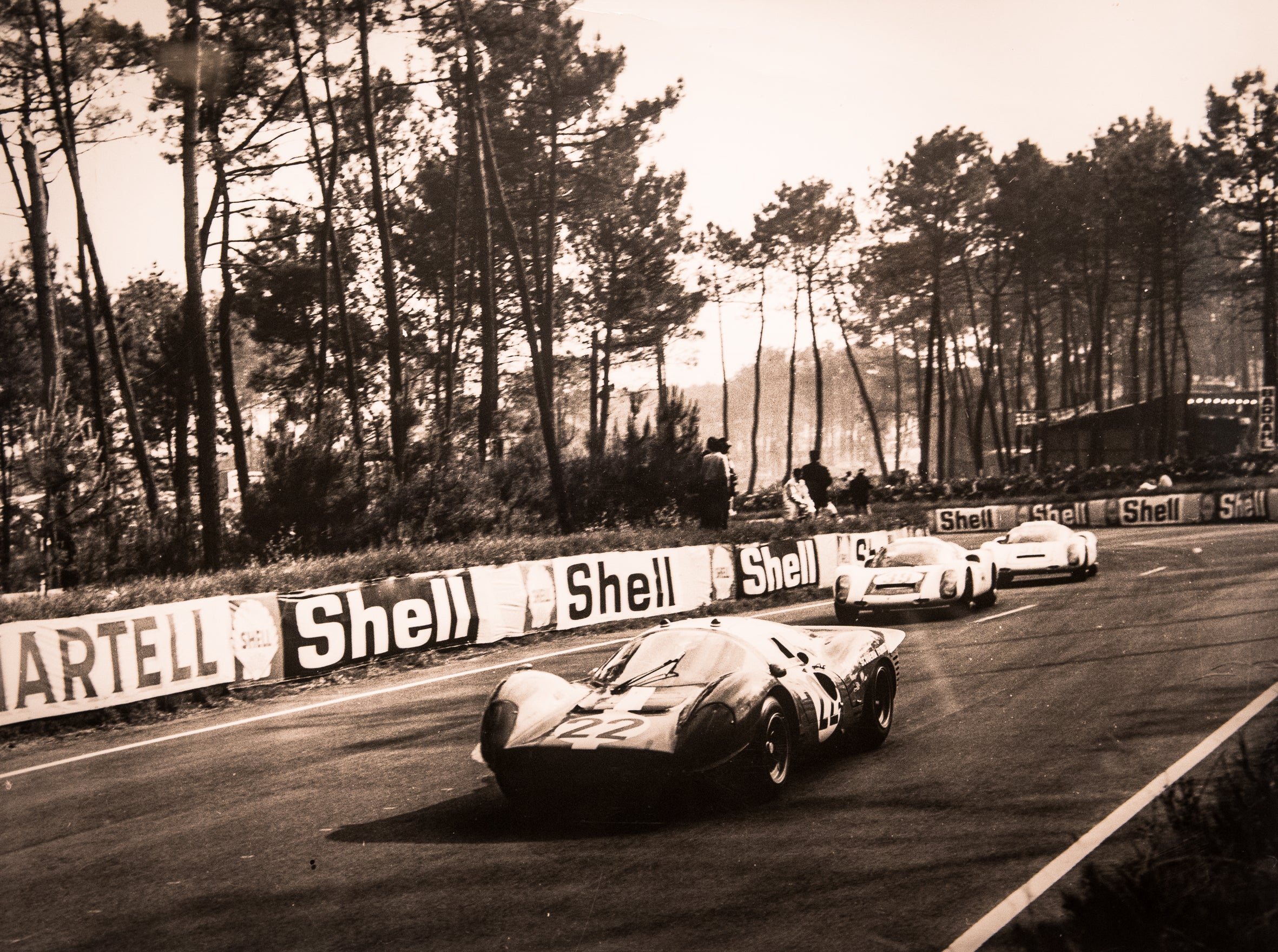 Photo originale de la Ferrari P4 lors des 24H du Mans 1967, prise par Washington Photos, cliché n°53.