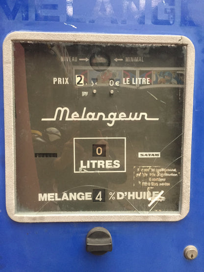 Ancienne pompe mélange Elan 3, 4, 5 ou 6 % de Ma boutique, montrant la pompe à mélange rétro en détail.