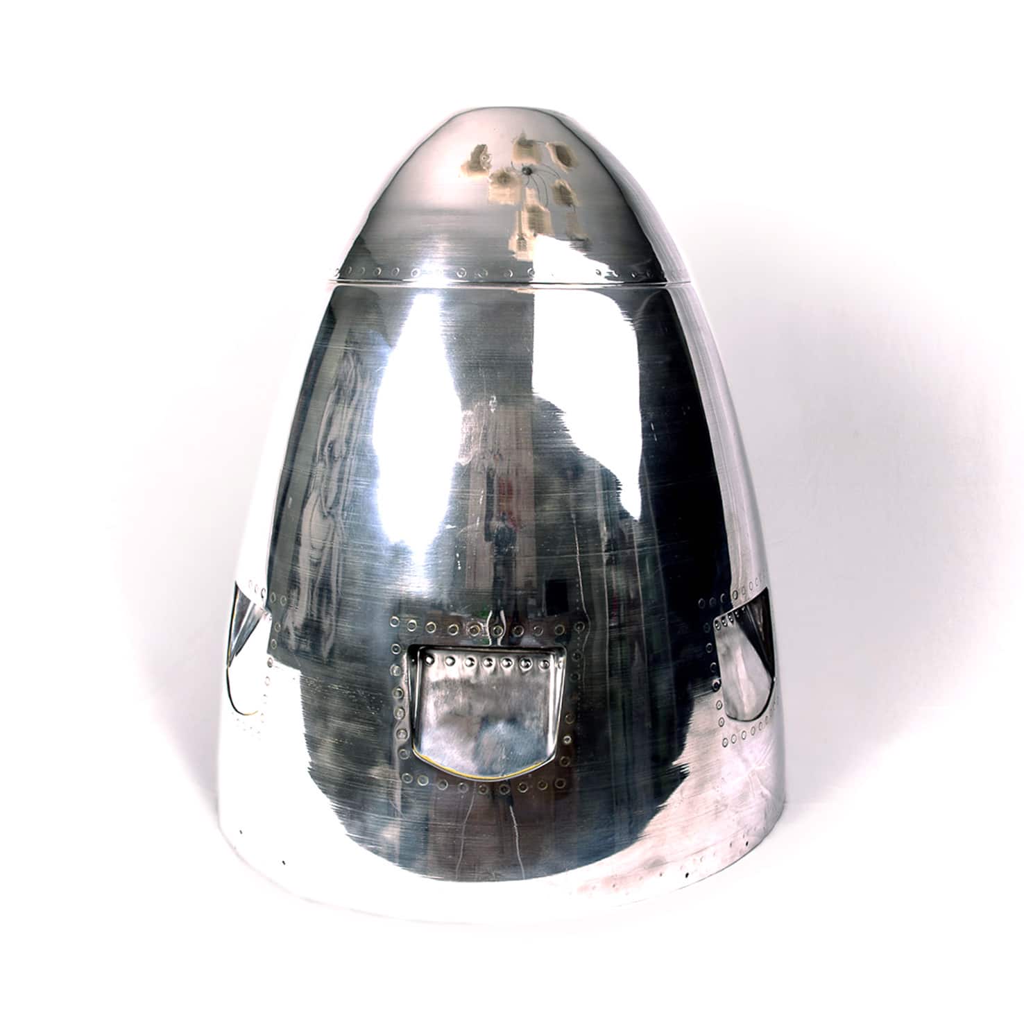 Cône de réacteur Crusader de l'aéronavale 1970, modèle vintage, avec détails métalliques visibles.