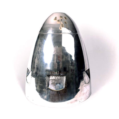 Cône de réacteur Crusader de l'aéronavale 1970, modèle vintage, avec détails métalliques visibles.
