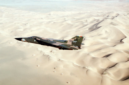 Indicateur de niveau de carburant Simmonds pour avion de combat General Dynamics F-111 Aardvark, affichant la jauge en cabine.