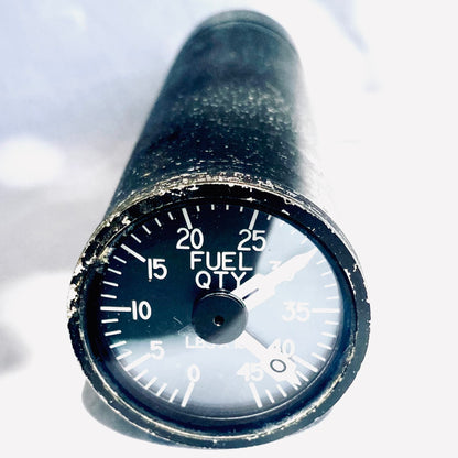 Indicateur de niveau de carburant Simmonds pour avion de combat General Dynamics F-111 Aardvark, panneau de contrôle aéronautique.