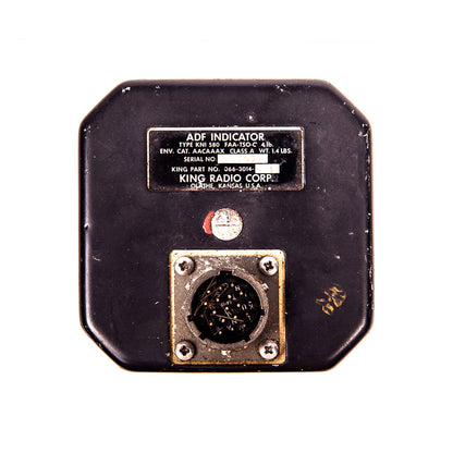 Instrument de radio navigation ADF King Radio Corp, période 1950, avec cadran et affichage vintage, pour radioéquipement ancien.