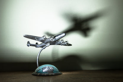 Maquette de tout comptoir Air France Super Constellation, modèle des années 1980, par Ma Boutique, détail précis et vintage.