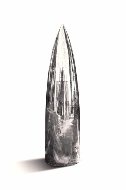 Réservoir Mirage III C de la période 1960-1970, modèle aéronautique vintage, exposé avec détails visibles.